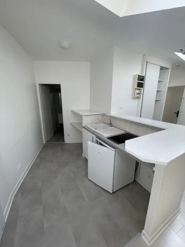 Cuisine - Appartement 1 Pièce à Nancy, Proche Autoroutes