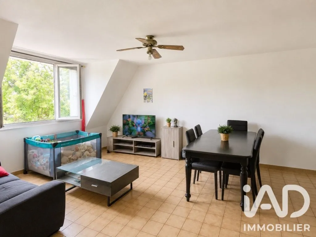 Soggiorno - Duplex Apartment with East View in Tarbes