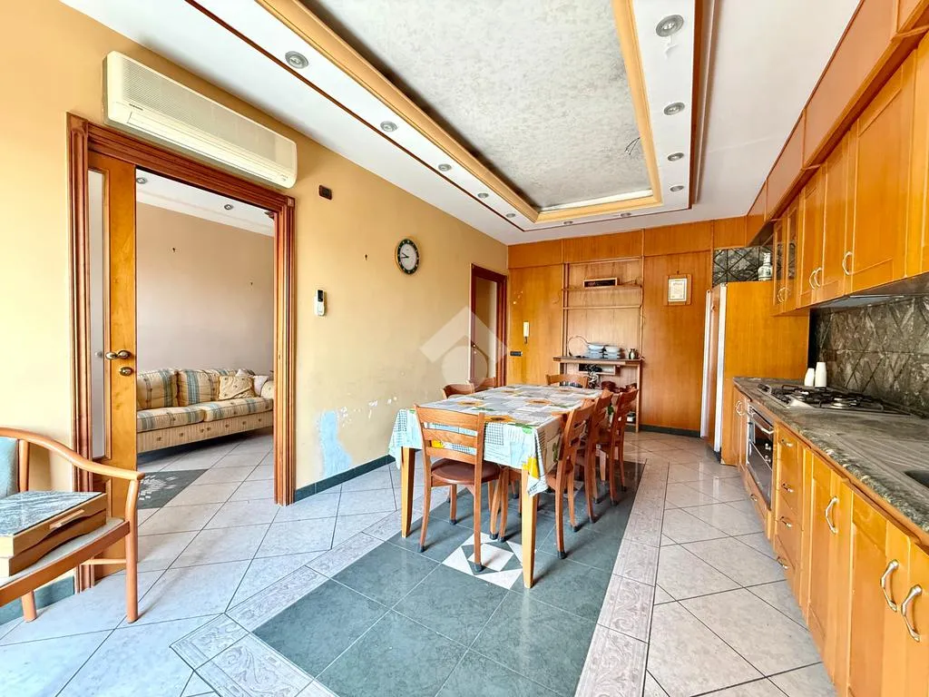 Salle à manger - Spacious Apartment with Balcony in Naples