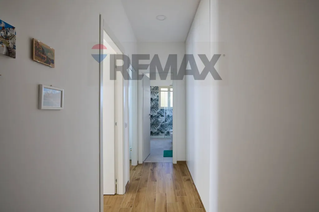Ingresso - Ristrutturato Triplex with Balcony in Torre Maura
