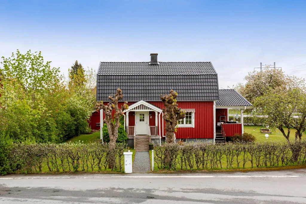Välivaade - Charming Red Cottage with Garage in Jönköping