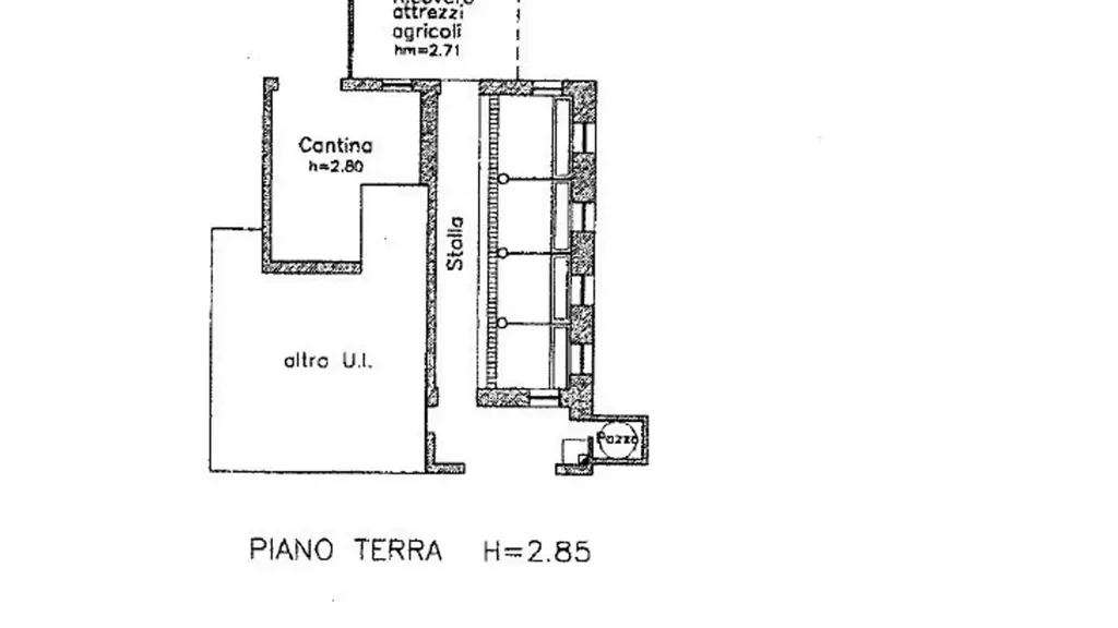 Plaan - Villa to Renovate with Garden in Matelica, Cesena