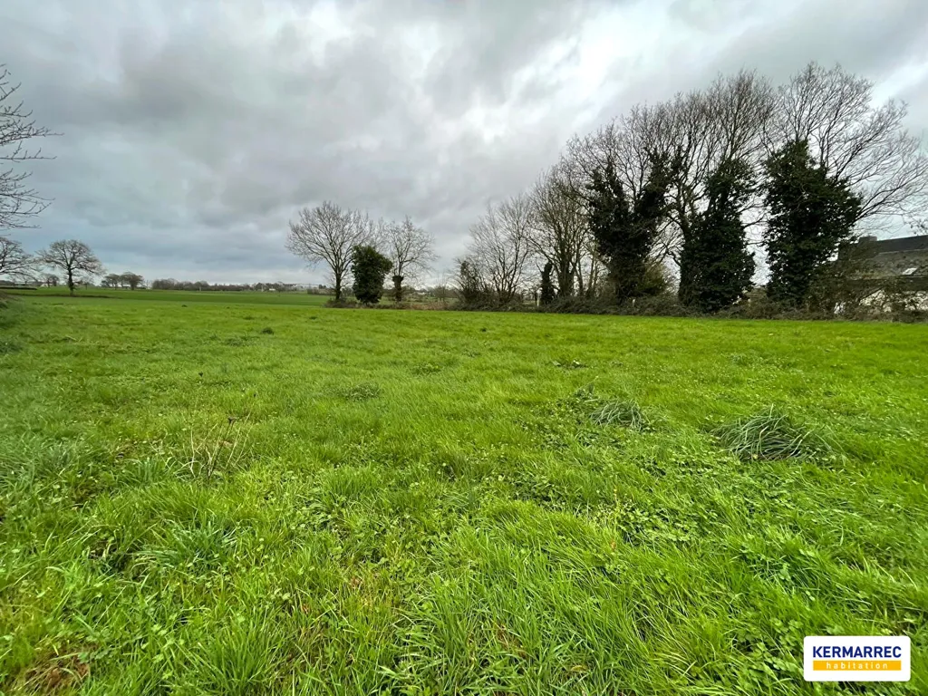 Aed - Constructible Plot with Access Path in Louvigné-de-Bais