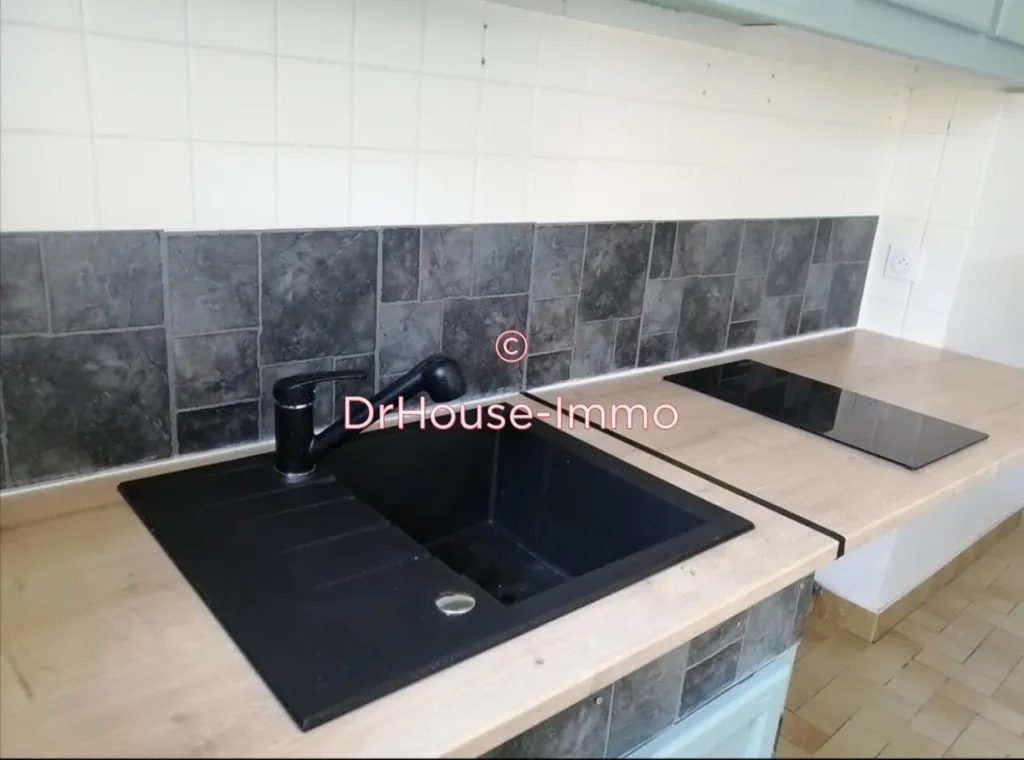 Cucina - Multi-Unit Building with Balcony in Brive-la-Gaillarde