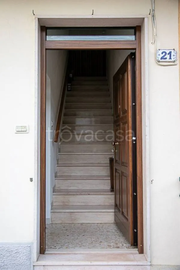 Ingresso - Duplex Villa with Garden in Fermignano