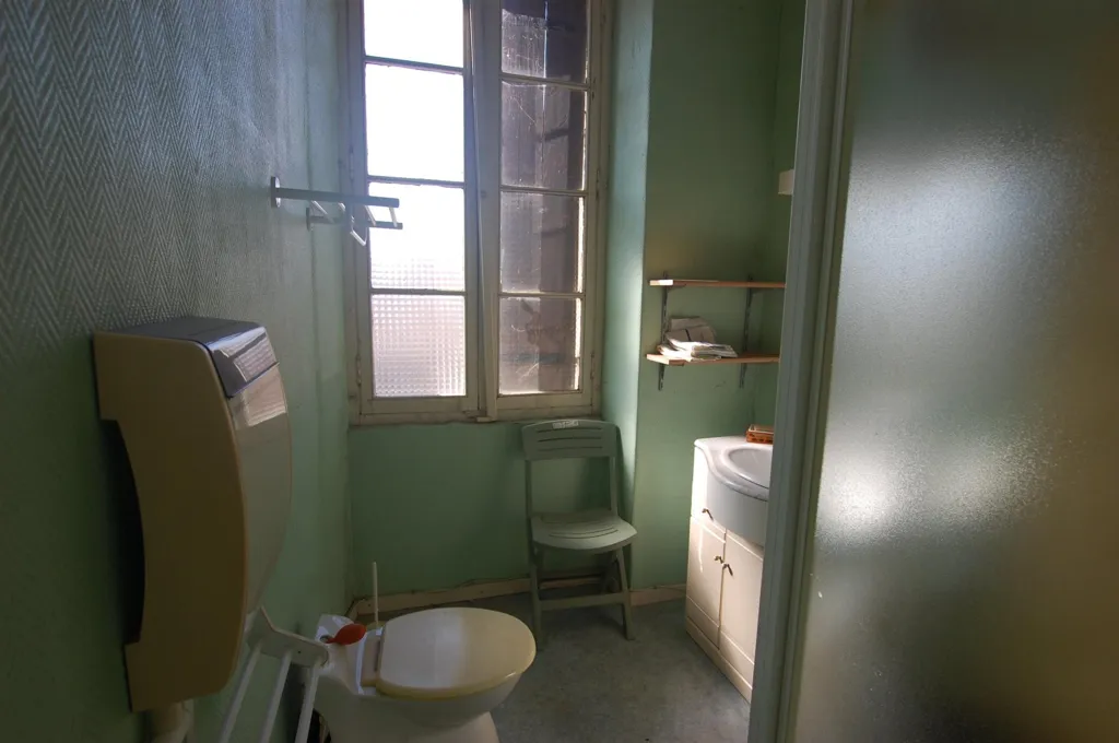 Bagni - Charming 4-Piece House in Étauliers Centre