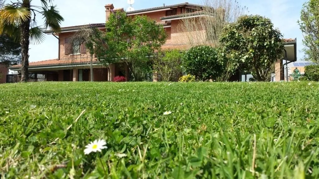 Aed - Luxury Villa with 5 Units in San Giorgio di Piano