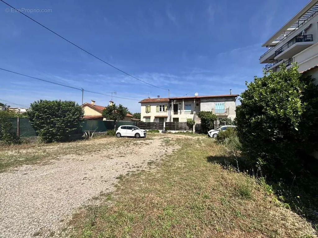 Aed - Charming Flat with Balcony in Le Cannet