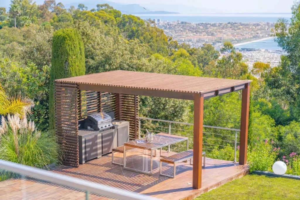 Terrasse - Villa Moderne Vue Panoramique à Super Cannes