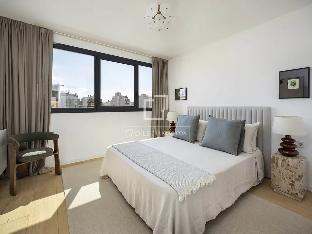 Chambres - Renovated Apartment with Terrace in Eixample Right