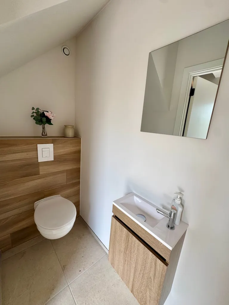 Salles de bain - Maison Neuve avec Jardin à Wanlin, Houyet
