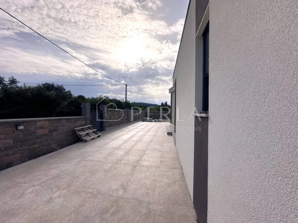 Terrasse - Modern Bungalow with Pool in Debeljak, Sukošan