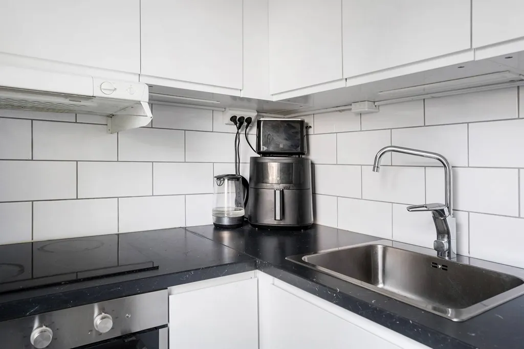Köök - Bright 1-Bedroom Flat with Balcony in Stockholm