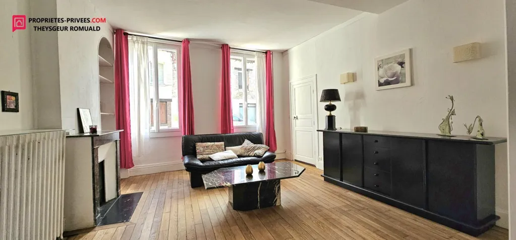 Elutuba - Charming Town House with Courtyard in Château Renard
