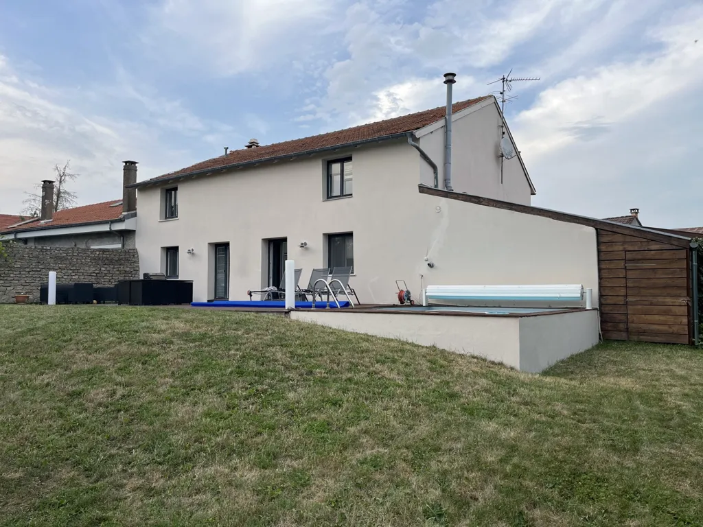 Extérieur - Maison Individuelle avec Piscine en Dernière Position
