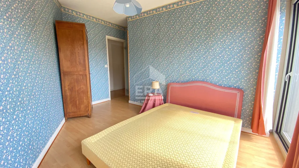 Magamistoad - 3-Bedroom Apartment with Balcony in Orleans