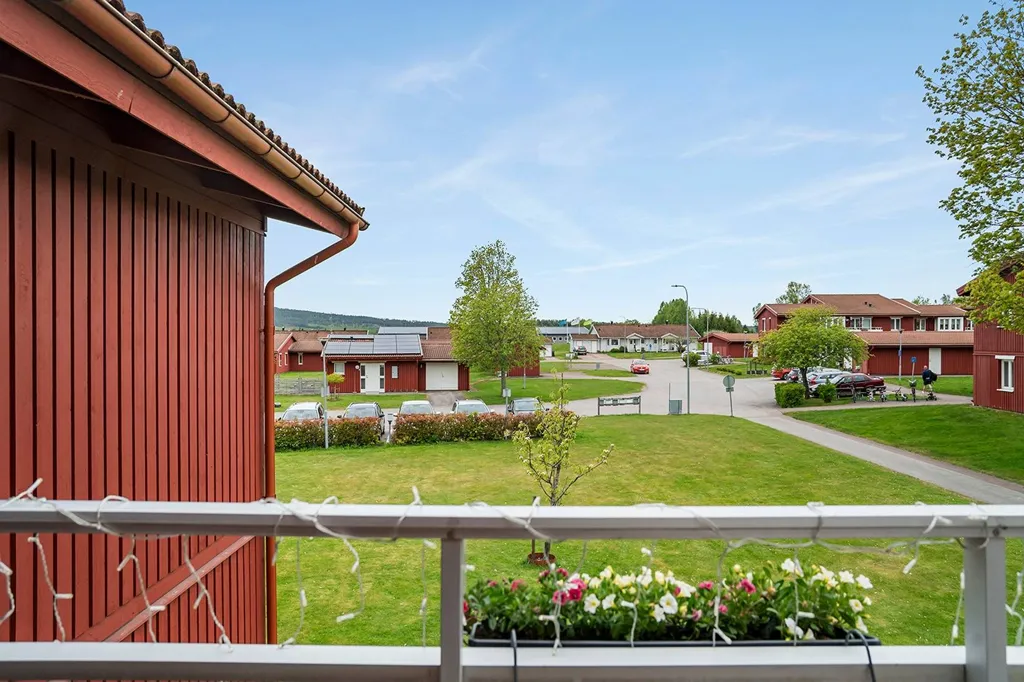 Balcon - Renovated Apartment with West-Facing Balcony in Hea