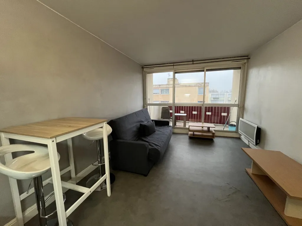 Elutuba - Studio with Balcony in Nîmes Centre
