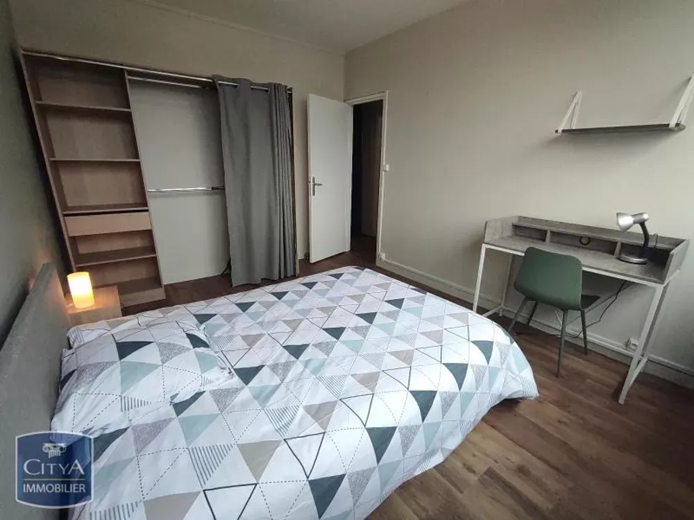 Chambres - Chambre Meublée avec Balcon à Limoges