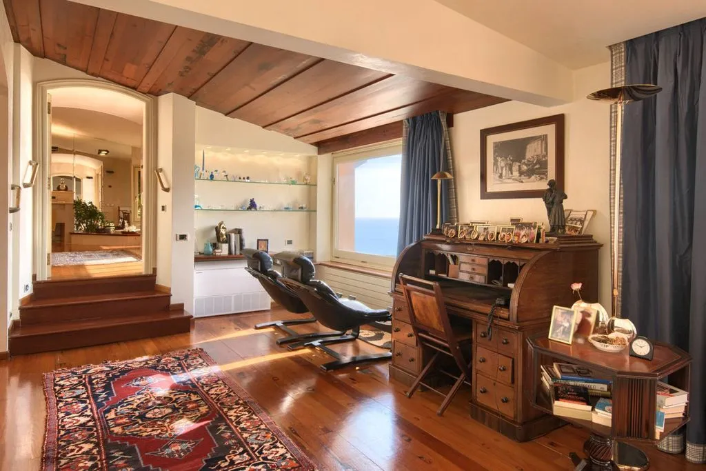Office - Mediterranean House with Sea Views in Begur