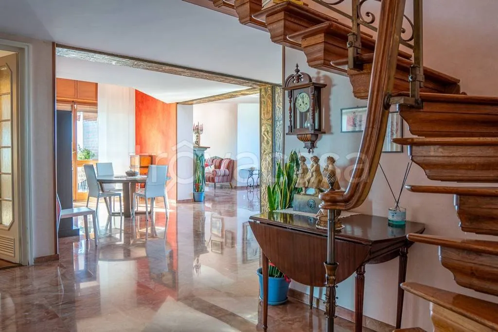 Pièces - Prestigious Apartment with Panoramic View in Turin