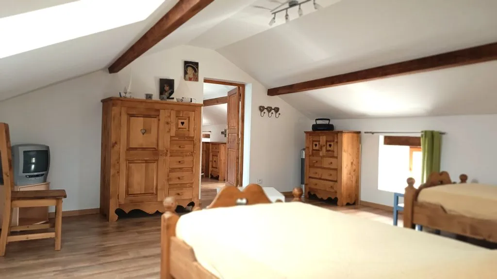 Chambres - Maison de Luxe avec Piscine à Bassillac