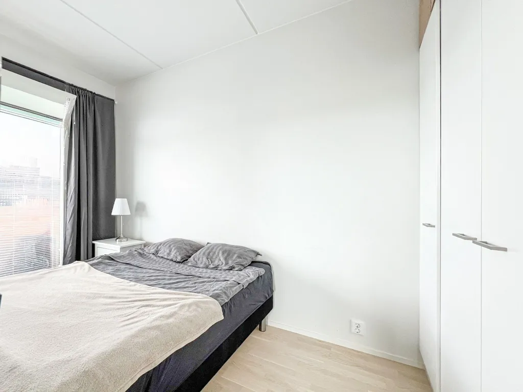 Chambres - Modern Corner Flat with Glass Balcony in Klaukkala