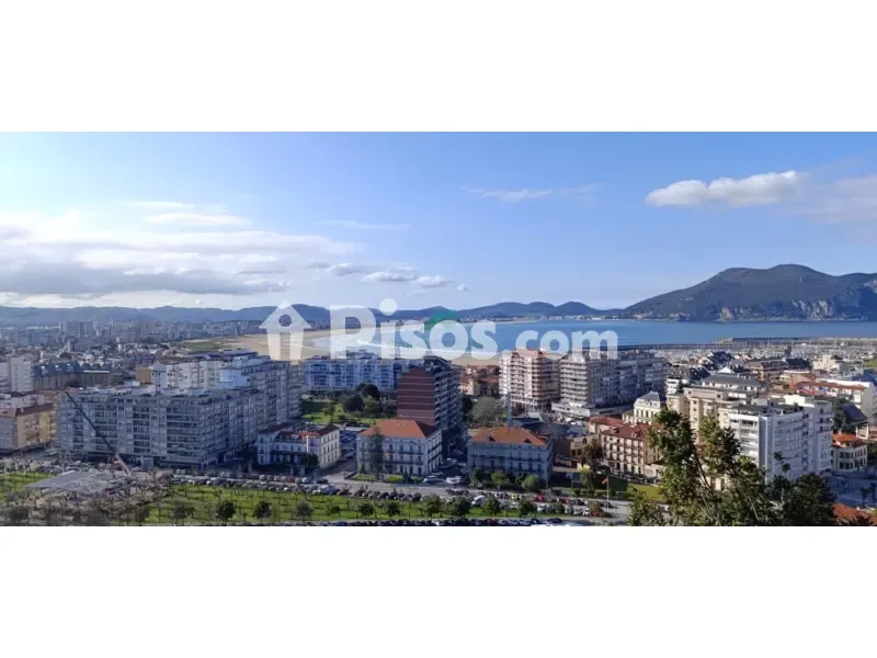 Ground Floor Flat with Investment Potential in Laredo