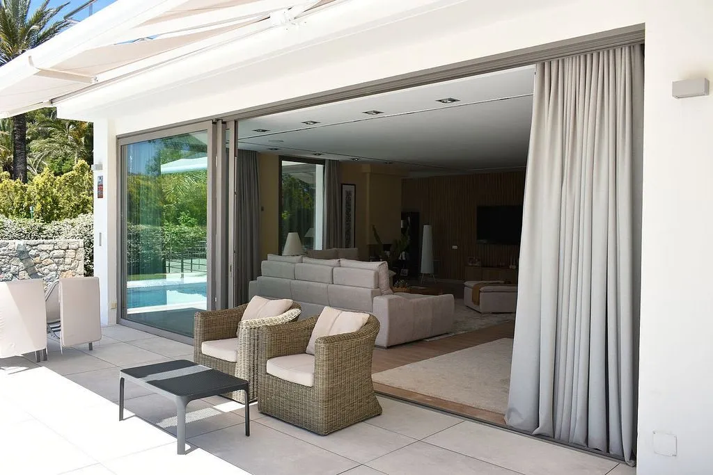 Terrasse - Chalet with Pool and Terrace in Bonmont
