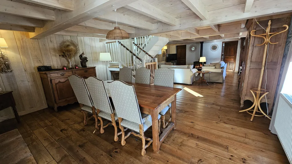 Salle à manger - Maison en Pierre avec Vue Montagne en Vallée de Campan