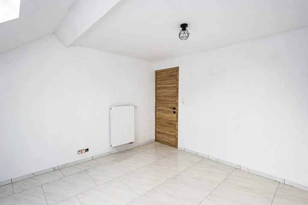Toad - Penthouse with Terrace in Dour