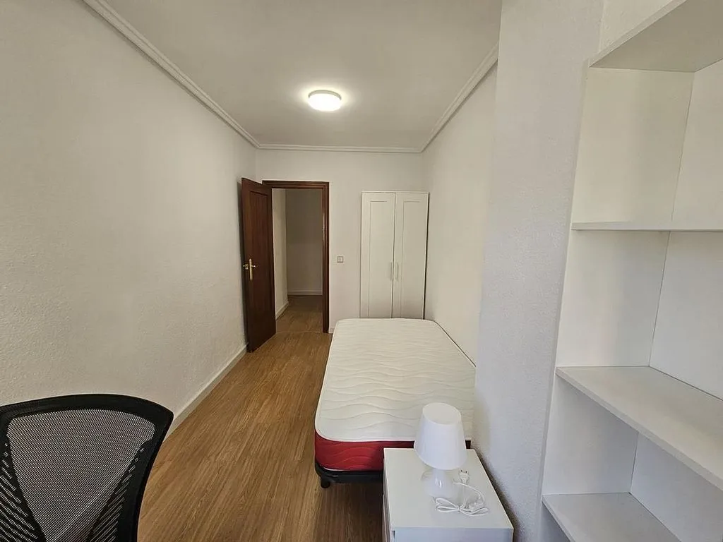 Chambres - Fully Renovated Student Flat in Valencia