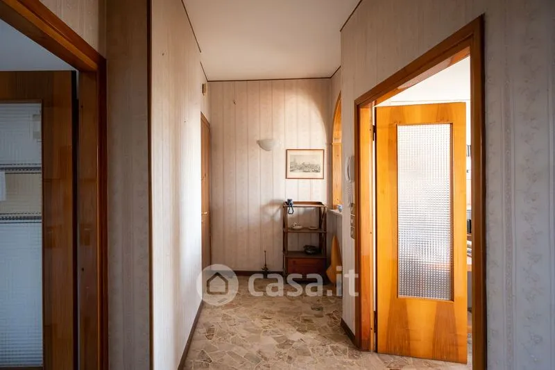 Entrée - Quadrilocale with Balcony in Mestre, Venice