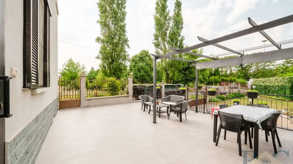 Terrazza - Bifamiliar Villa with Garden in Milan
