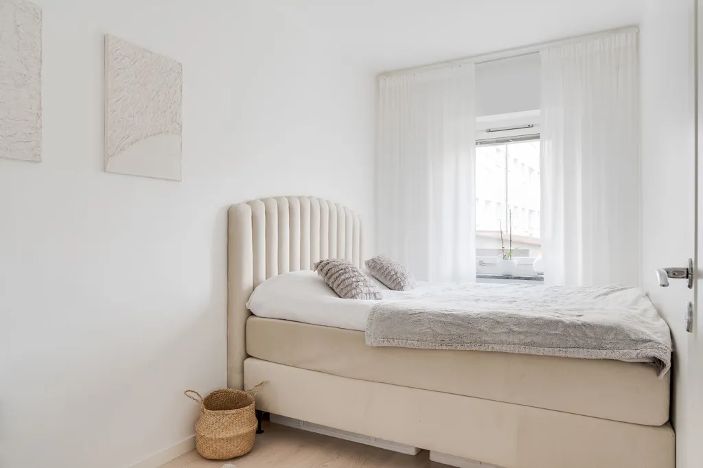 Chambres - Renovated 3-Bedroom with Balcony in Southeast