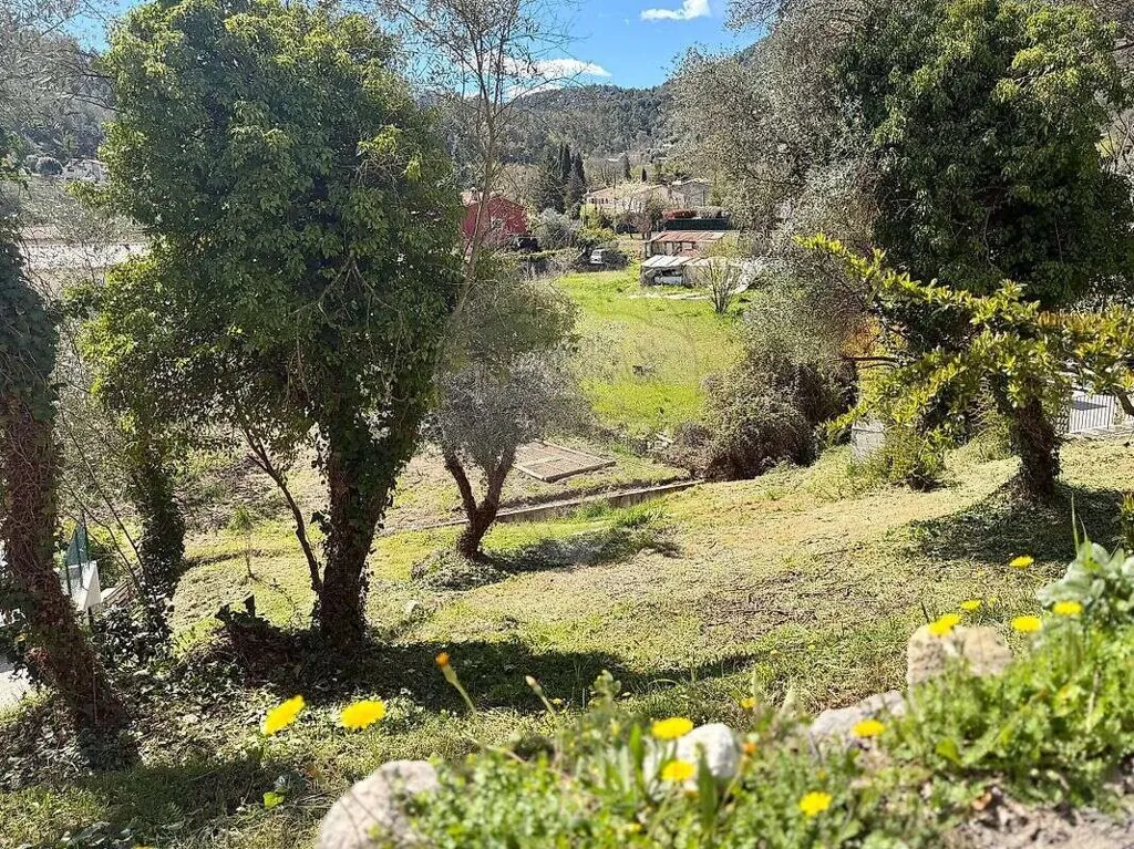 Aed - Buildable Plot with South Exposure in Tourrette-Levens