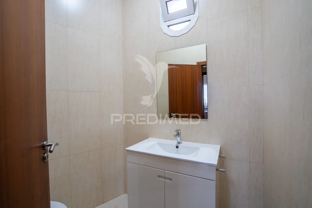 Vannitoad - Potential Hostel with Funchal Views in Santo António