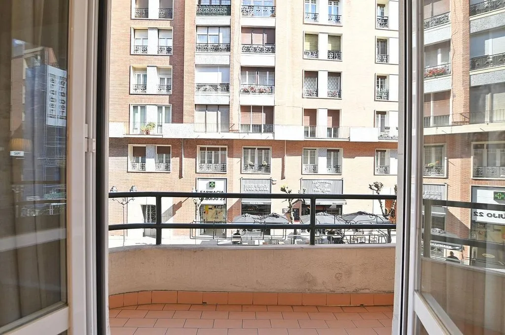 Balcon - Completely Renovated Flat in Abando