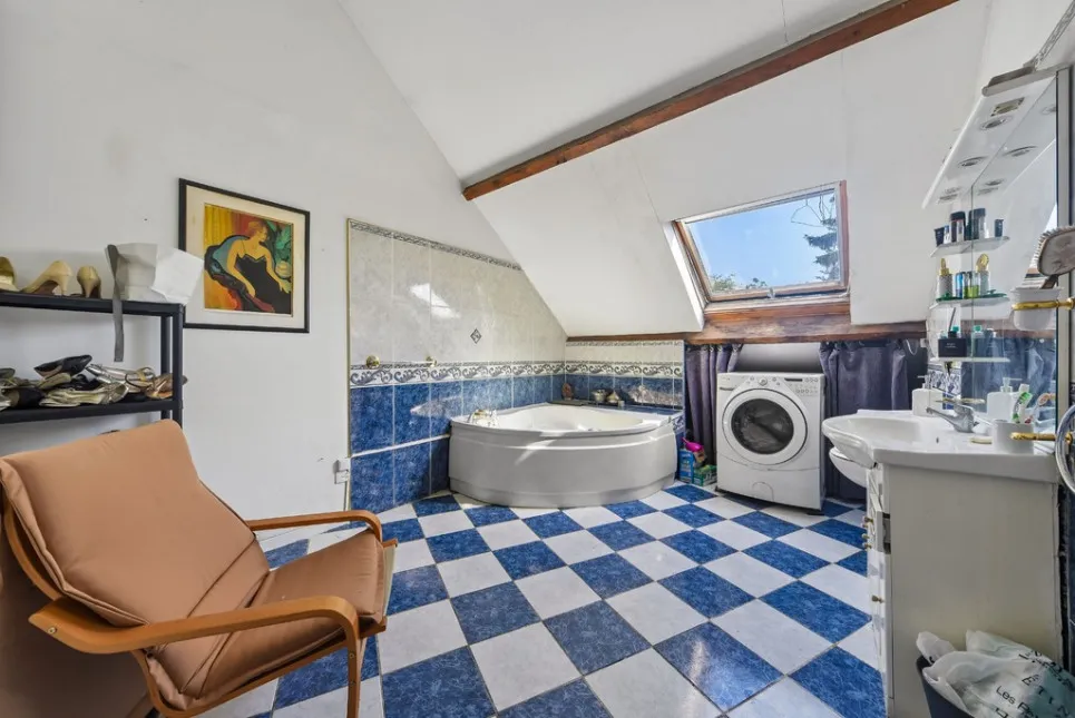 Bagni - House with 400m² Garden near Paris