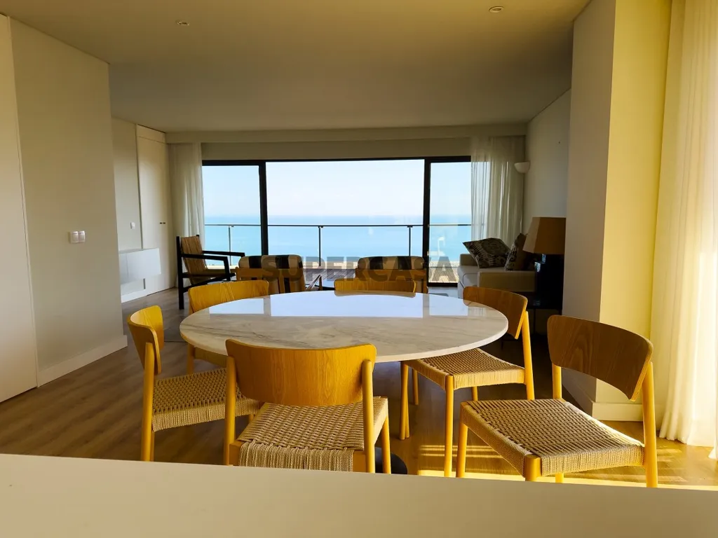 Salle à manger - Duplex Flat with Sea View in Sesimbra