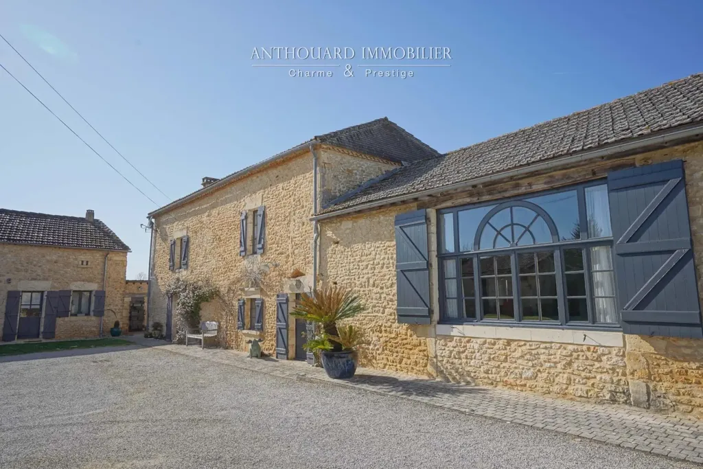 Aed - Rustic Stone Farmhouse with Pool in Périgord
