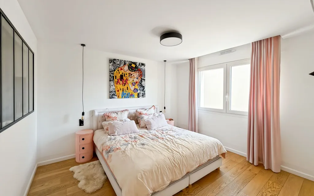 Chambres - Appartement Rénové avec Balcon à Lyon