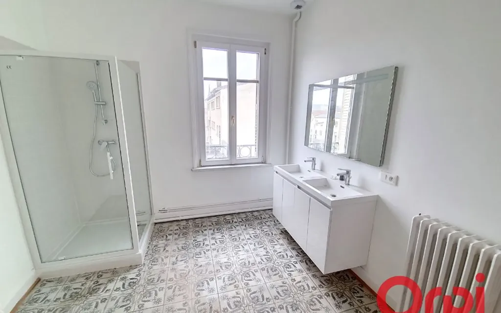 Salles de bain - Appartement Duplex Rénové à Nancy