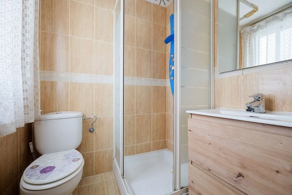 Salles de bain - 3-Bed Apartment with A/C in Zaragoza