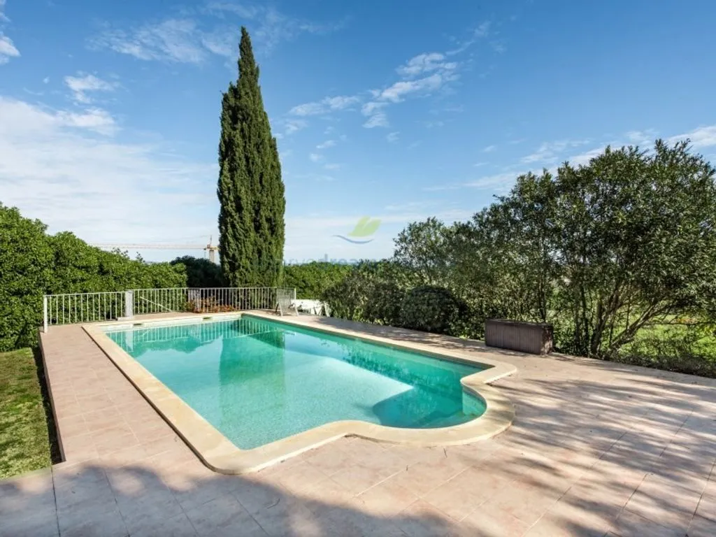 Bassein - Luxury Villa with Pool in Porches, Lagoa