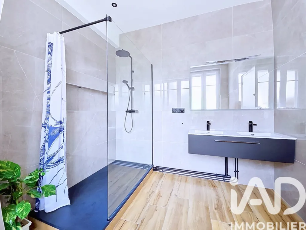 Maison 14 pièces à Reims