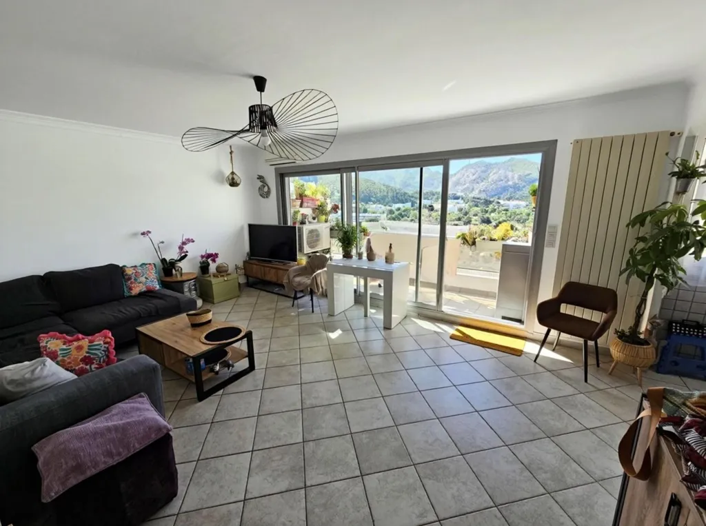 Séjour - Appartement Vue Panoramique sur les Collines à Marseille