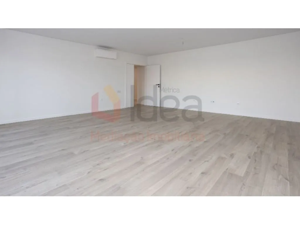 Pièces - Luxury Apartment with Balcony in Montijo