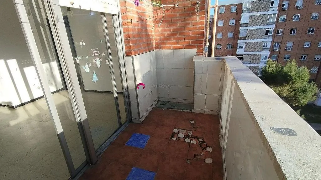 balcony