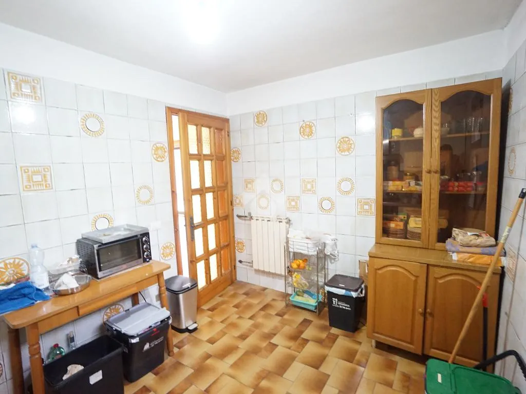 Cuisine - Spacious Apartment with Private Courtyard in Castelnuovo Rangone